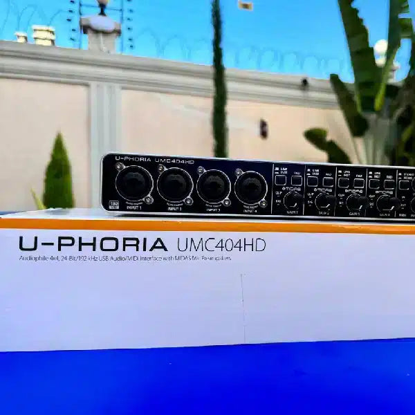Behringer U-PHORIA UMC404HD