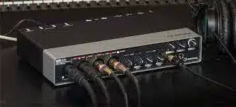 STEINBERG UR44 6X4 USB AUDIO INTERFACE